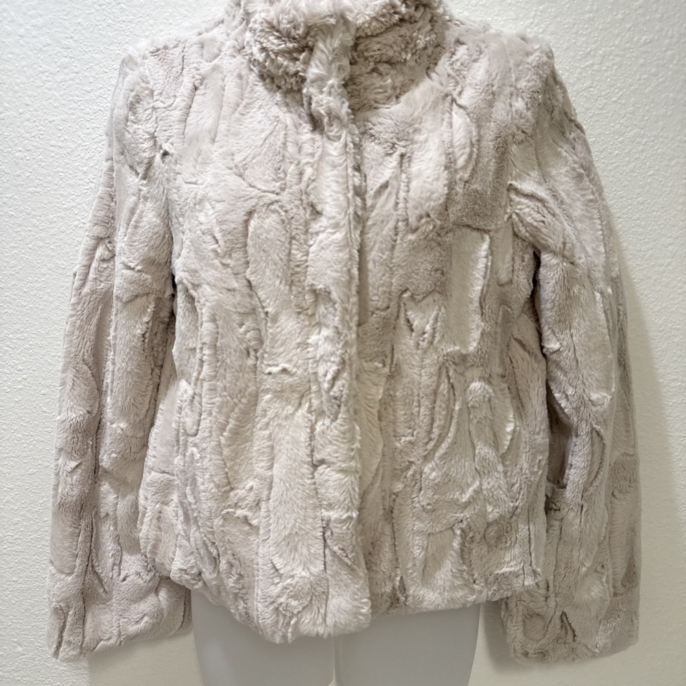 Women's  Faux Fur Jacket by Blossom & Clover snap front Red Lining NWT Size S - Picture 3 of 10
